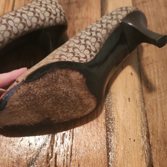 Coach Vintage Brown Patterned Heels with Bow Sz 5 1/2 - Picture 5 of 9